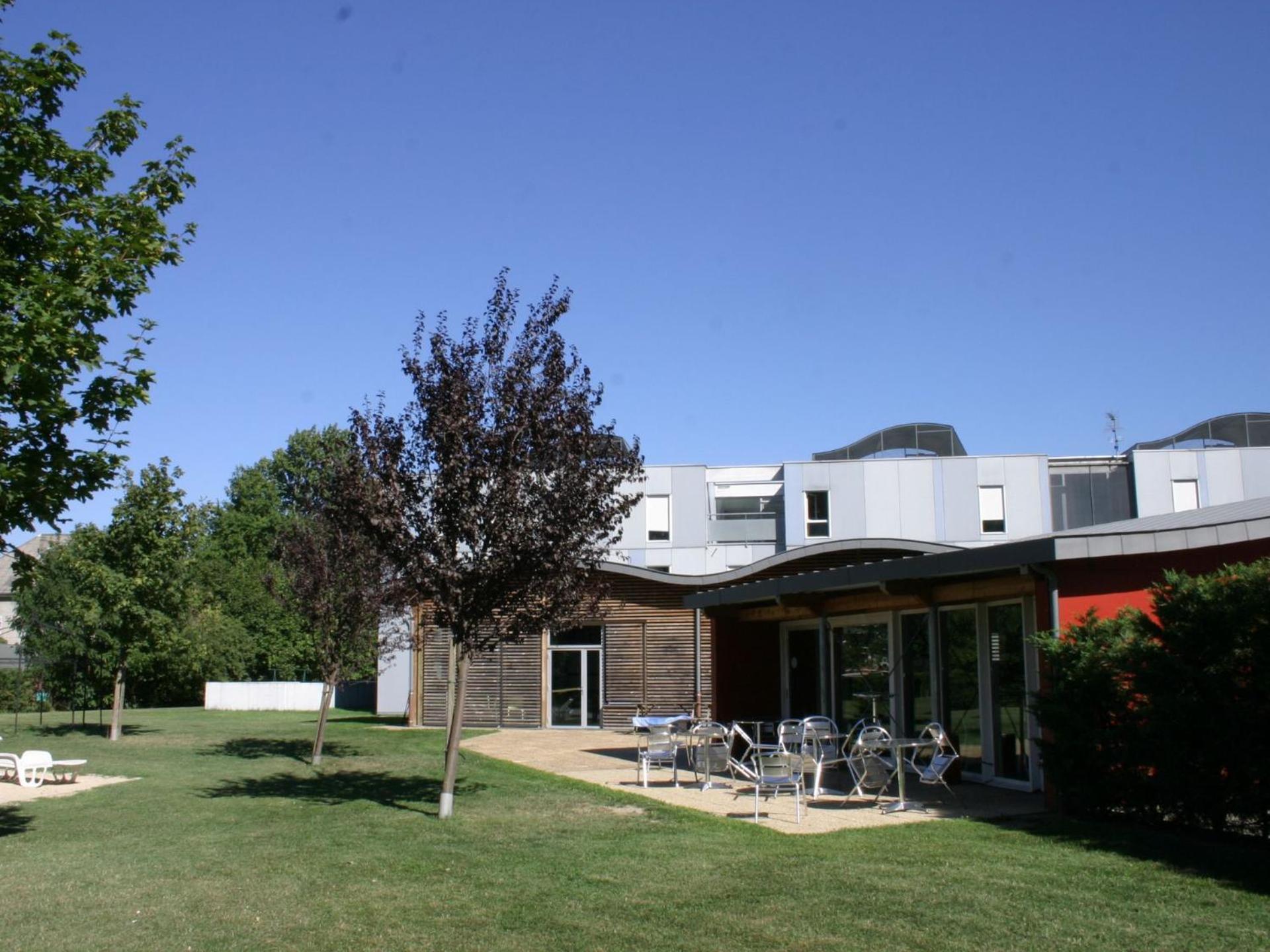Auberge De Jeunesse Hi Grenoble Échirolles Exterior foto